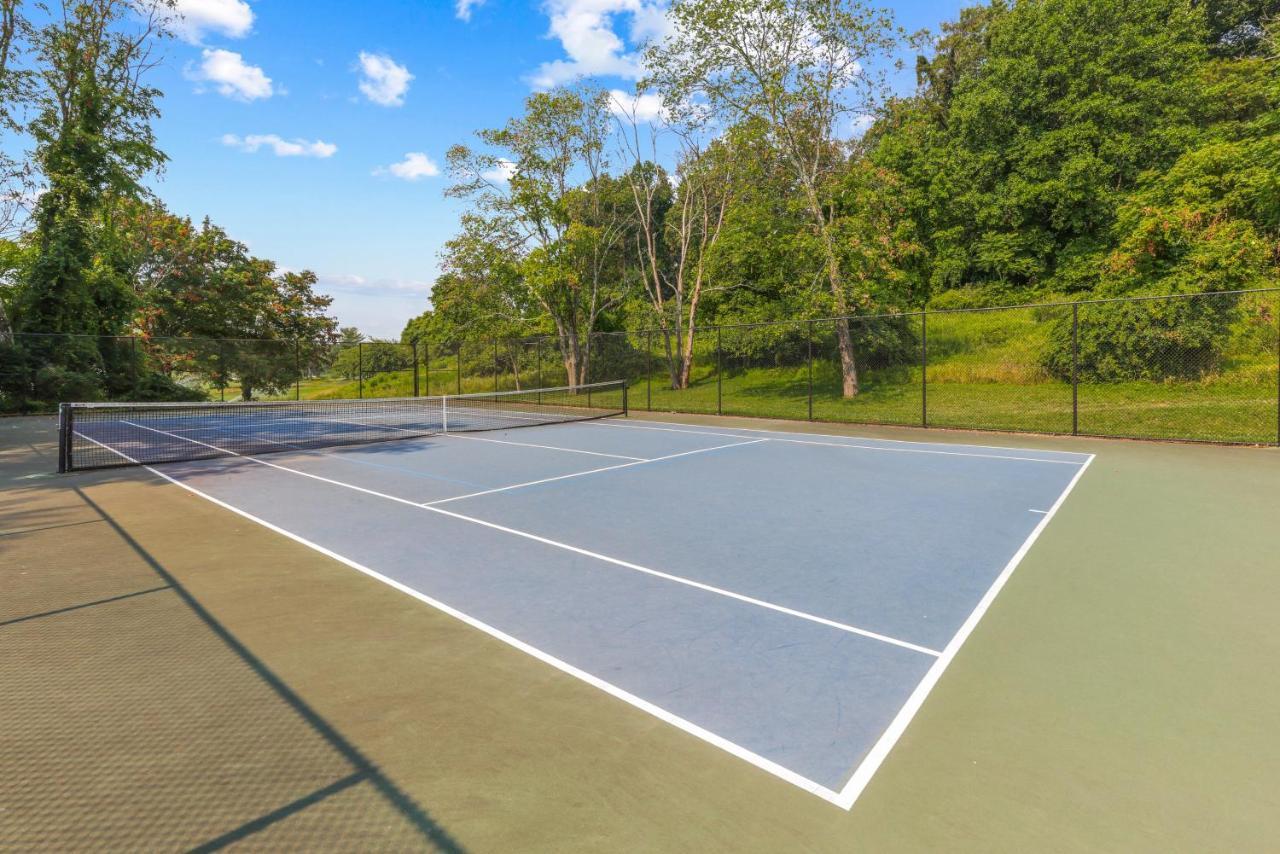 Turf Valley Resort Ellicott City Bagian luar foto