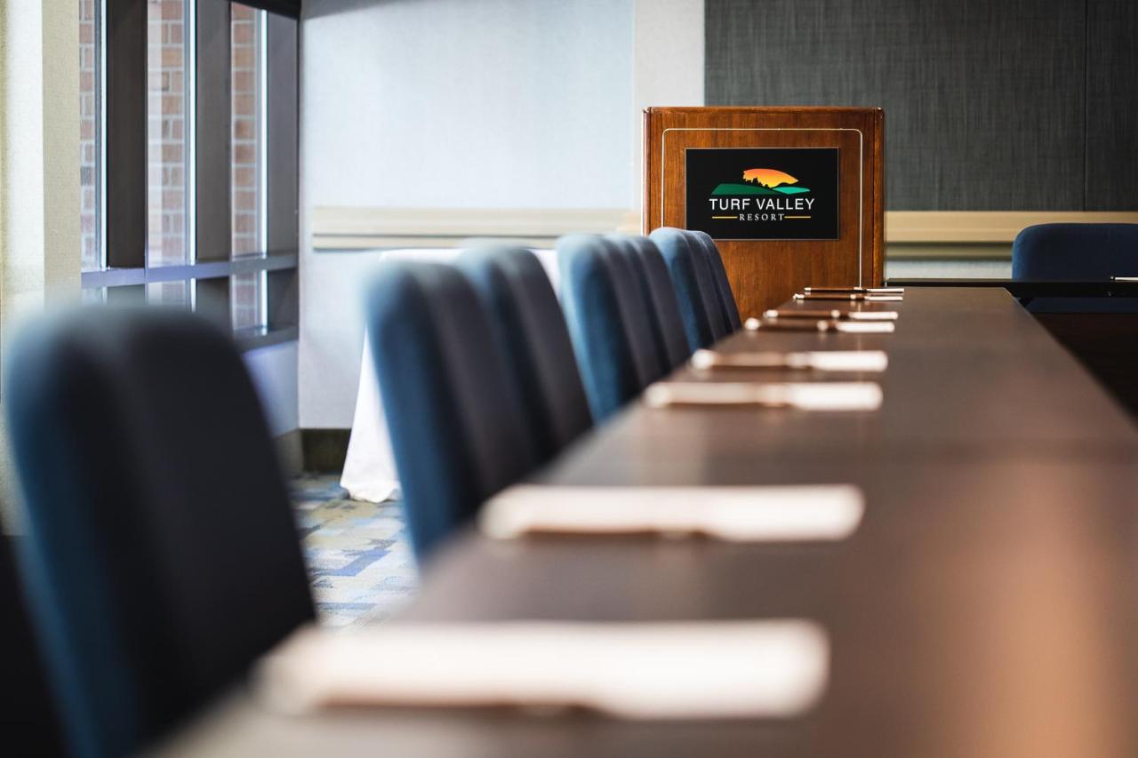 Turf Valley Resort Ellicott City Bagian luar foto