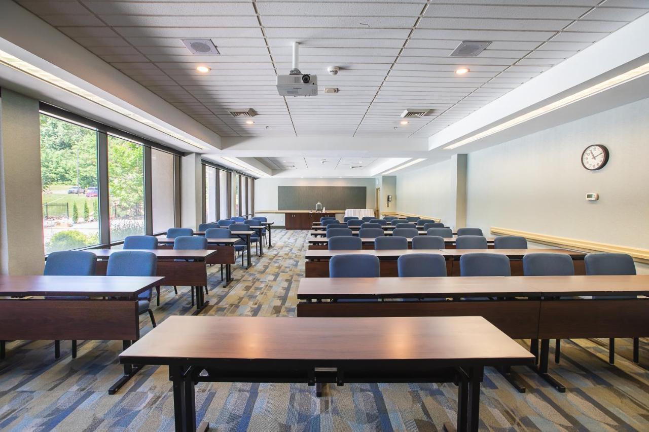 Turf Valley Resort Ellicott City Bagian luar foto