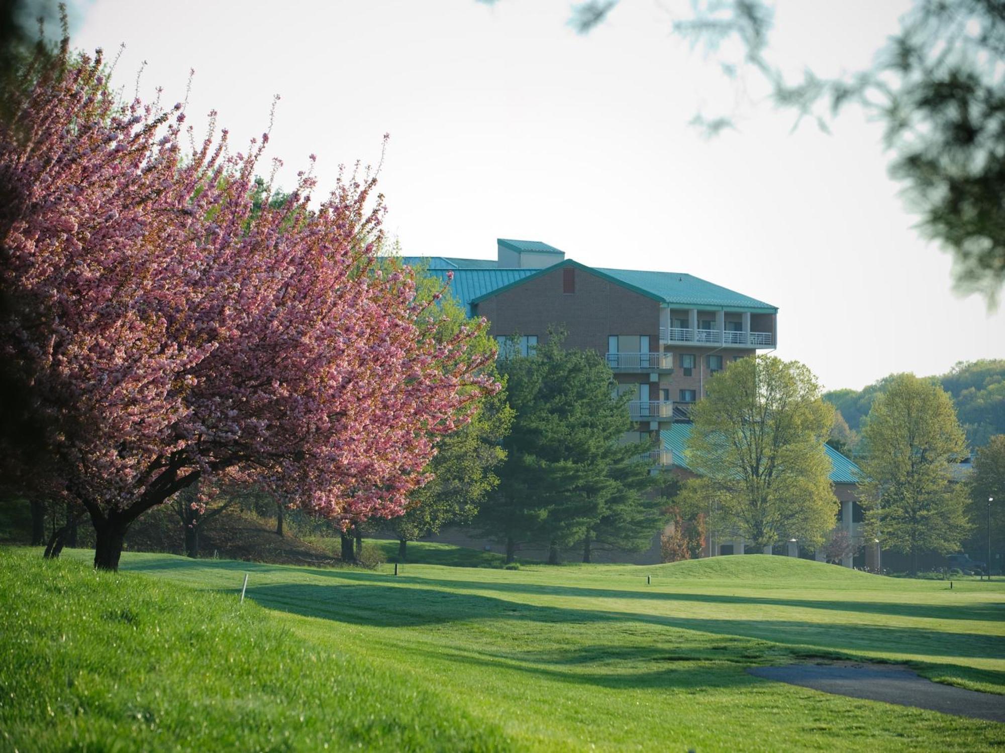 Turf Valley Resort Ellicott City Bagian luar foto